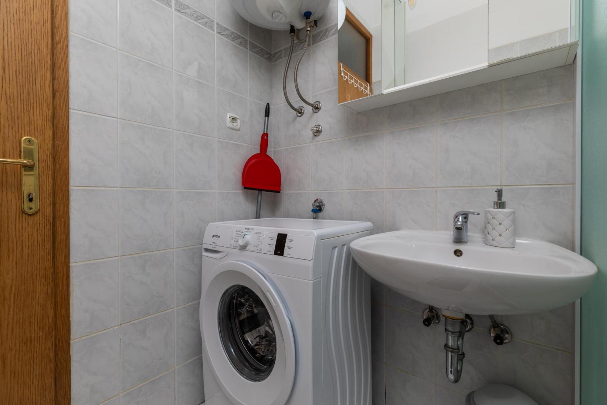 Apartment Marijo Omiš Екстериор снимка